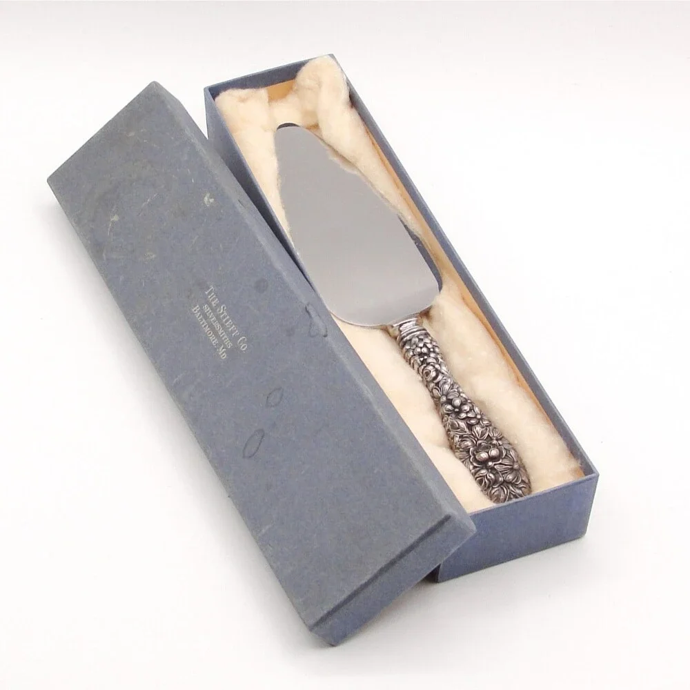 Vintage Stieff Rose Repousse Sterling Silver Handle Pie Cake Server w Box
